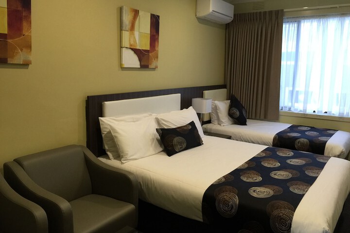 Room 4 of 48