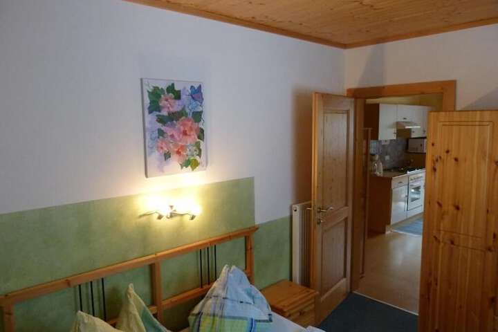 Room 6 of 63