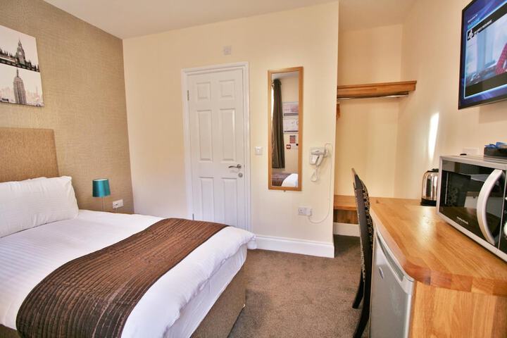 Room 15 of 44