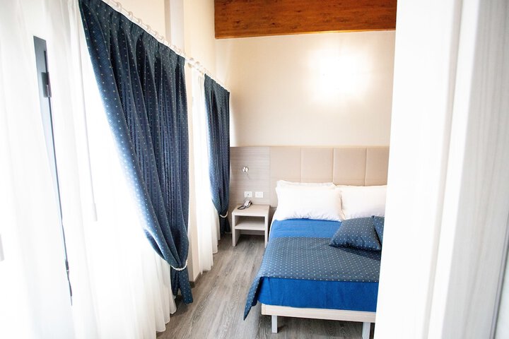 Room 25 of 66