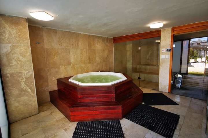 Hot Tub 54 of 76