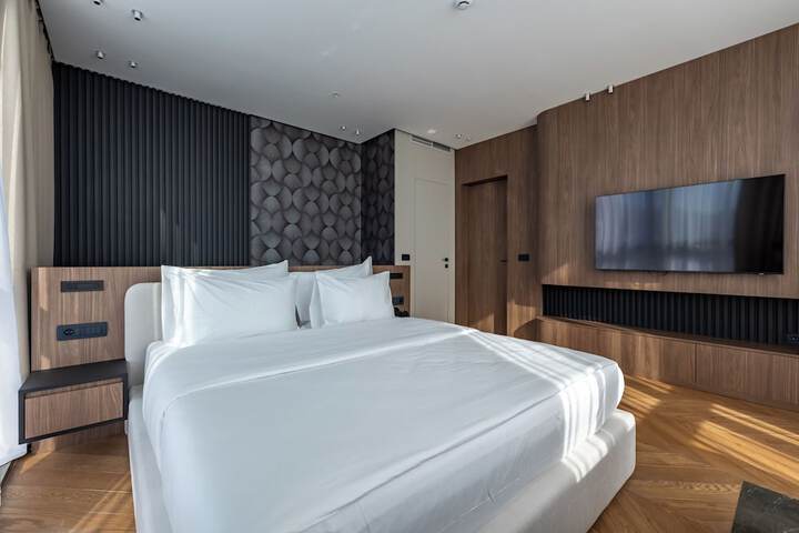 Room 11 of 31