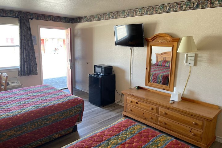 Room 17 of 37