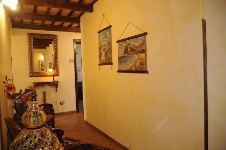 Ballroom/Hall 12 of 17