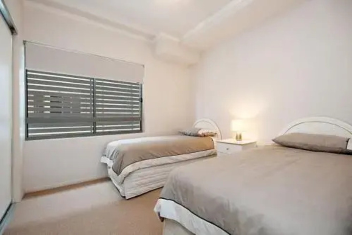 Room 3 of 12