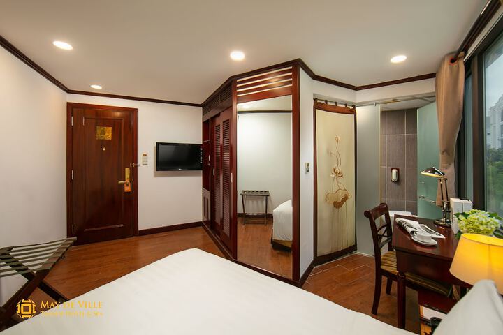 Room 7 of 97
