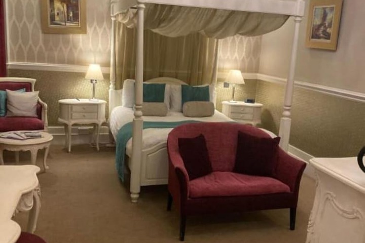 Room 16 of 95