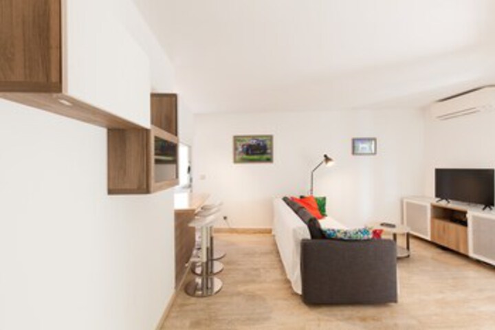 Room 9 of 20