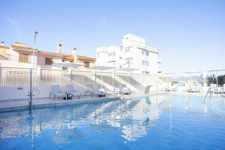 Pool Hotel