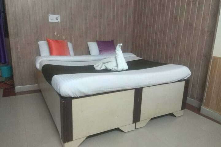 Room 8 of 48