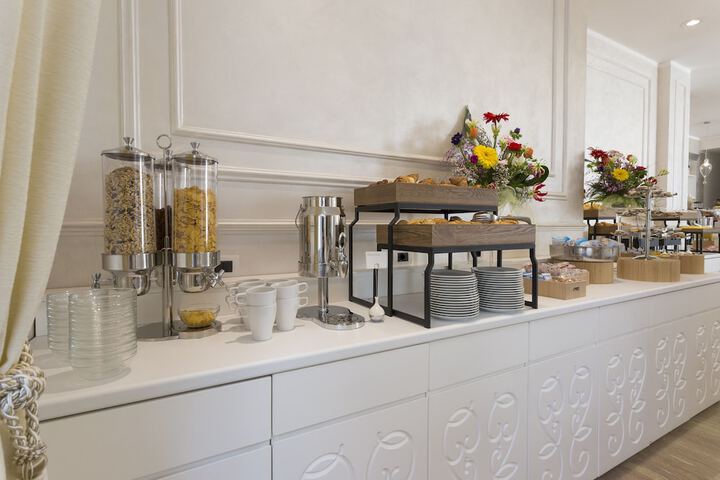 Breakfast/Coffee Service 126 of 138