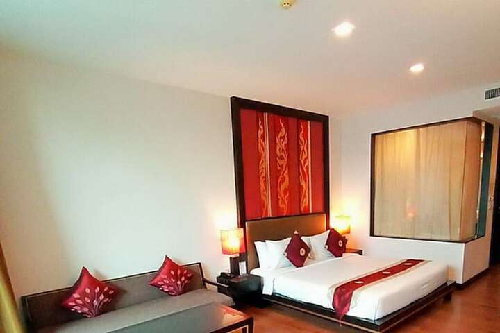 Room 28 of 241