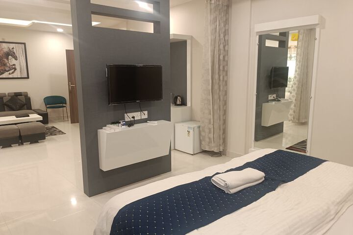 Room 26 of 81