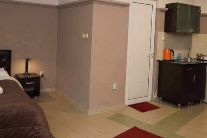 Room 33 of 84