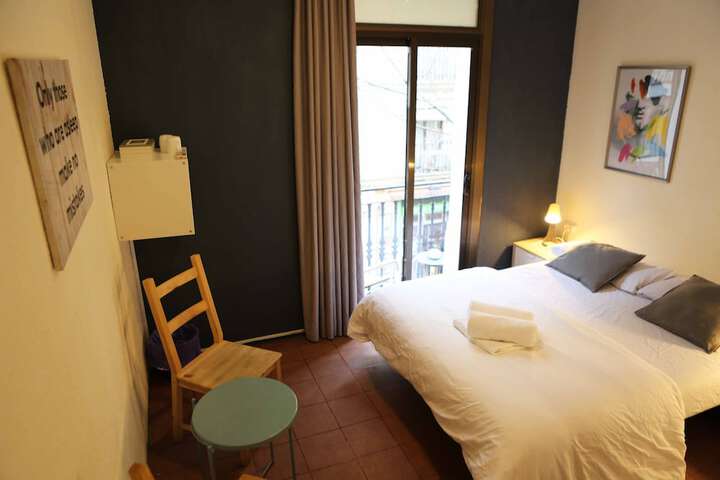 Room 25 of 147