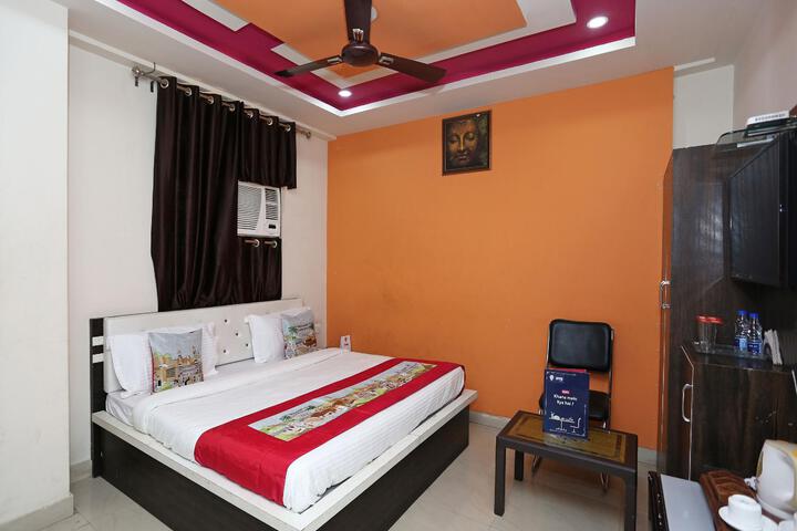 Room 3 of 5
