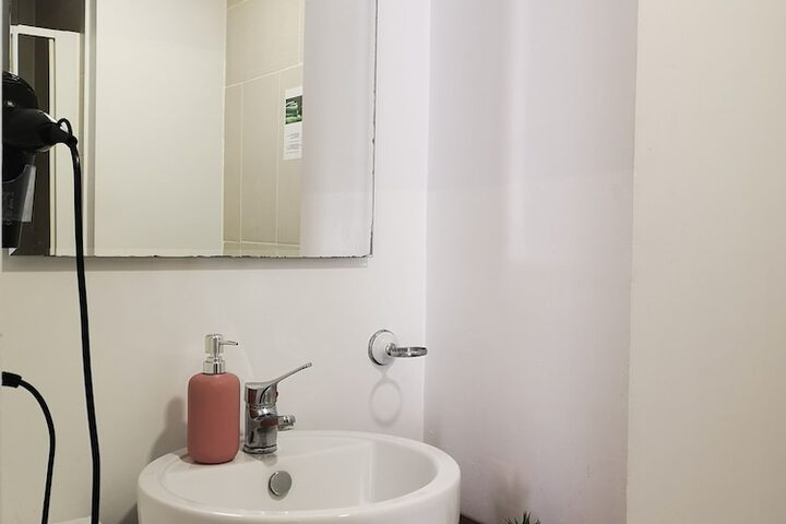 Room 32 of 40