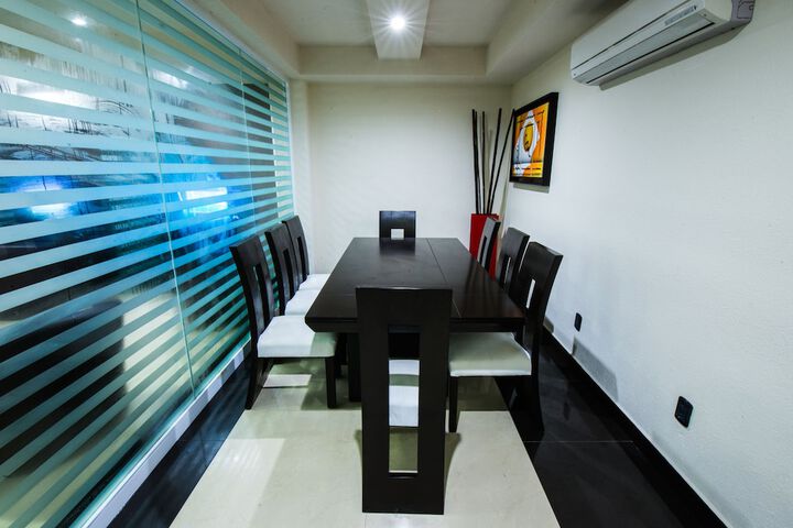 Business Center 24 of 26