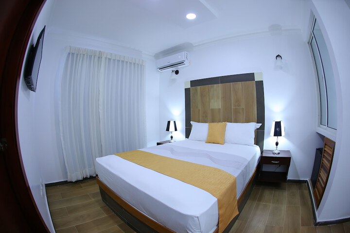 Room 10 of 37