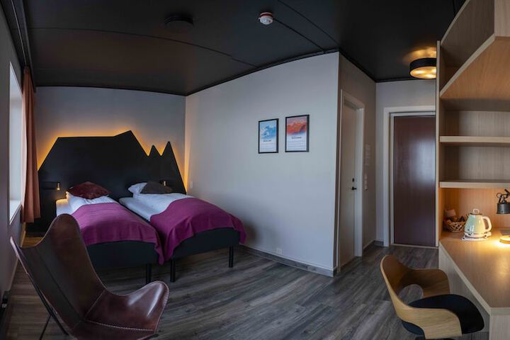 Room 4 of 17