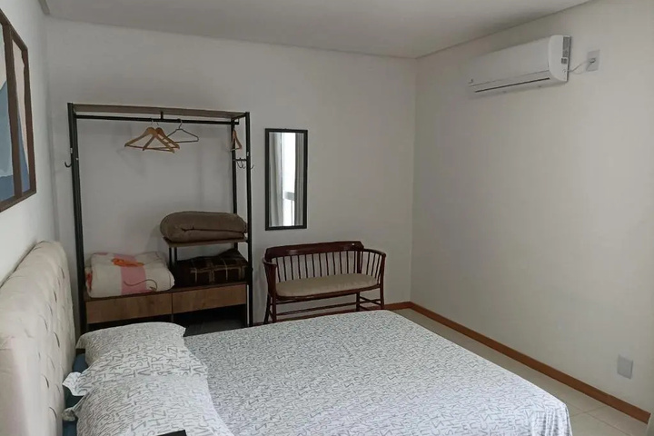 Room 5 of 13