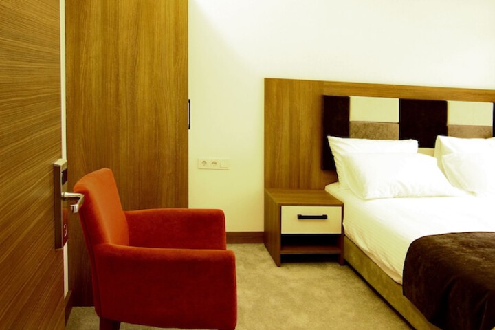 Room 9 of 45
