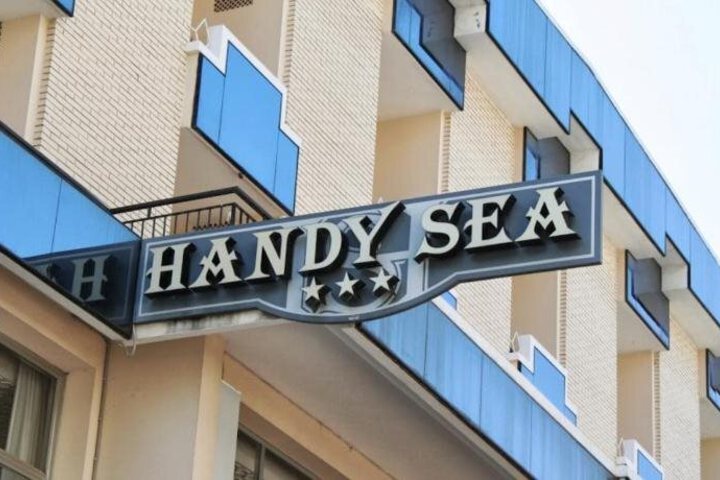 HOTEL HANDY SEA