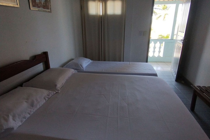 Room 11 of 37