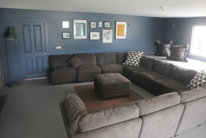 Room 13 of 16