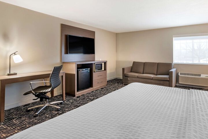1 King Bed with Sofa Bed (14 of 31)