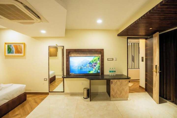 Room 62 of 136