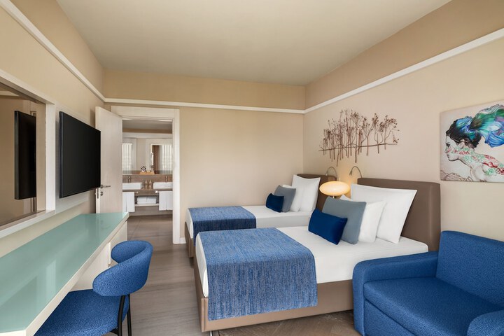 Room 9 of 303