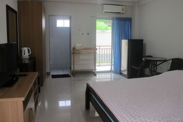 Room 5 of 33