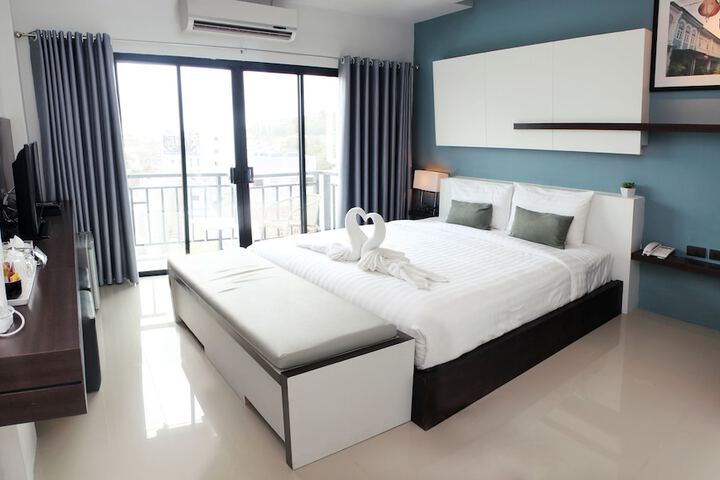 Room 7 of 48