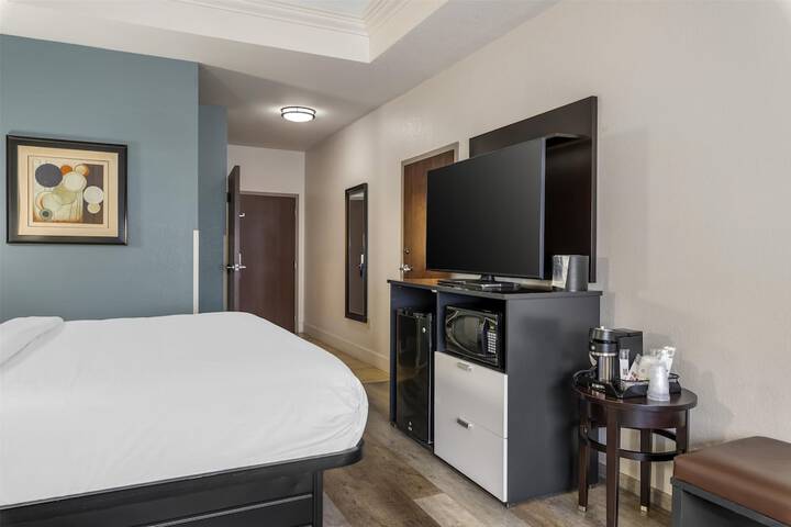 Room 33 of 59