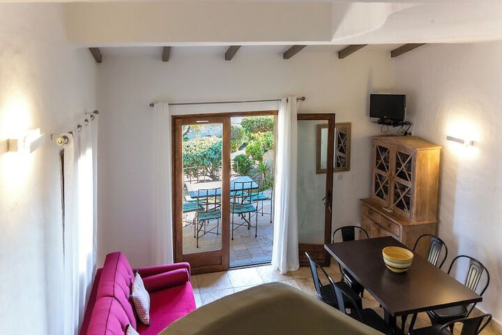 Room 4 of 40