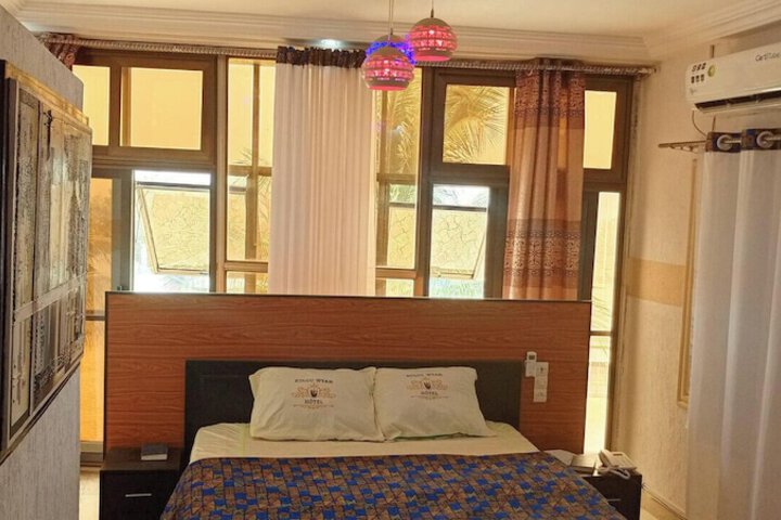 Room 39 of 285