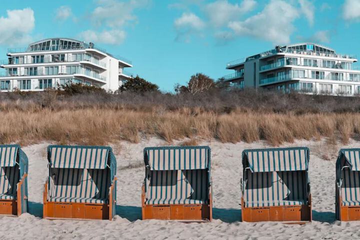 Beach 123 of 128