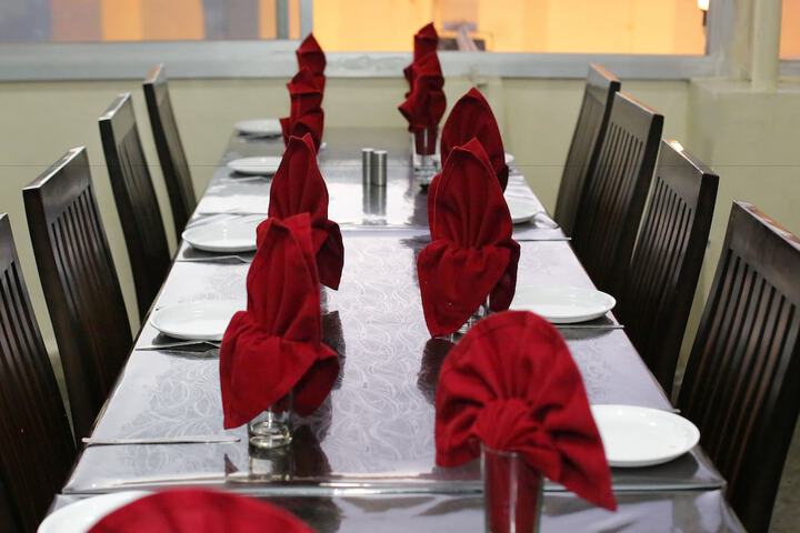 Dining 43 of 50
