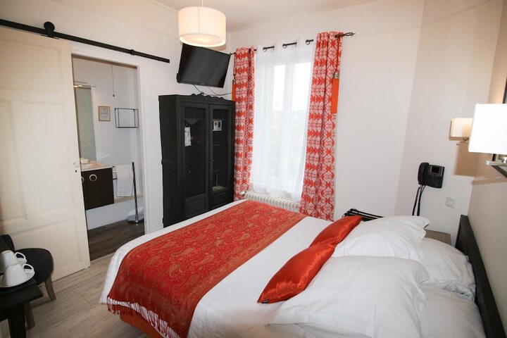 Room 40 of 164