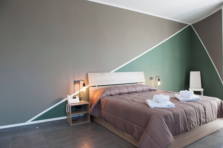 Room 10 of 35