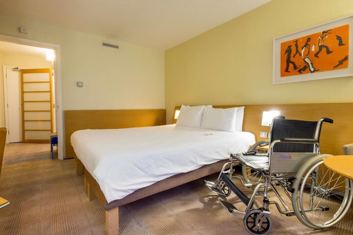 Room 32 of 131