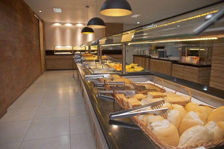 Dining 37 of 53