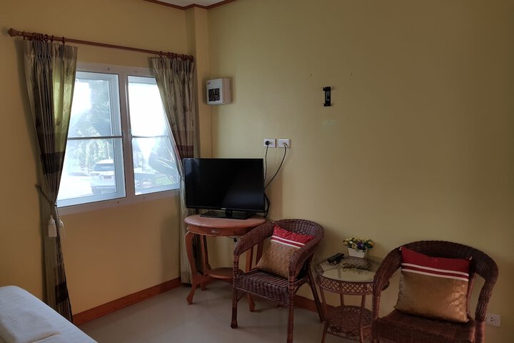 Room 11 of 27