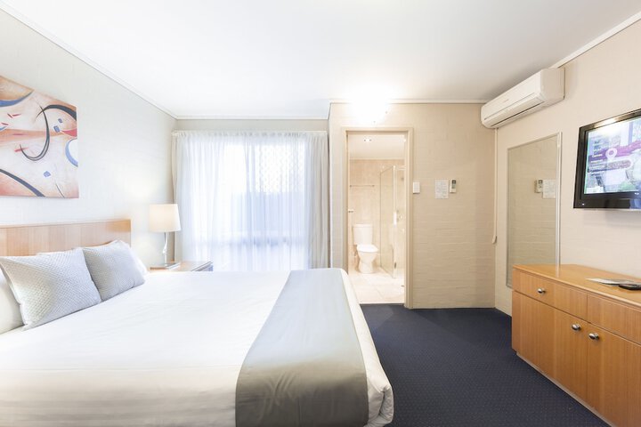 Room 6 of 61