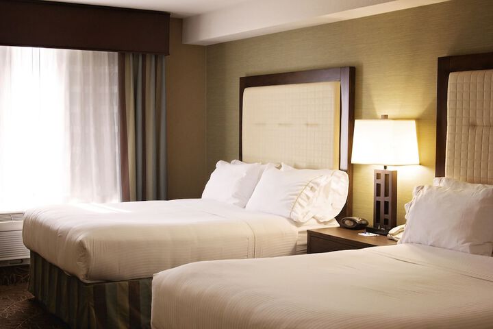 Room 4 of 33