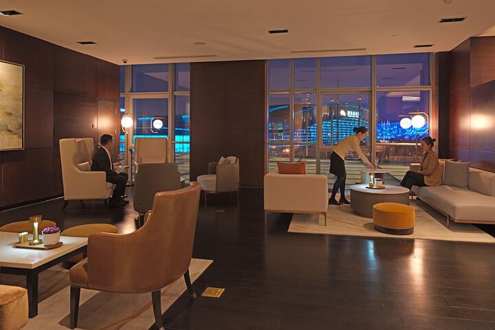 Lounge 116 of 135