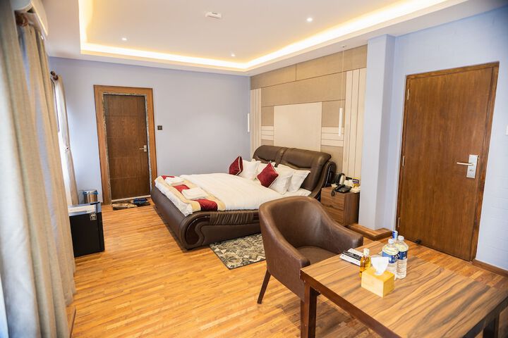 Room 16 of 42