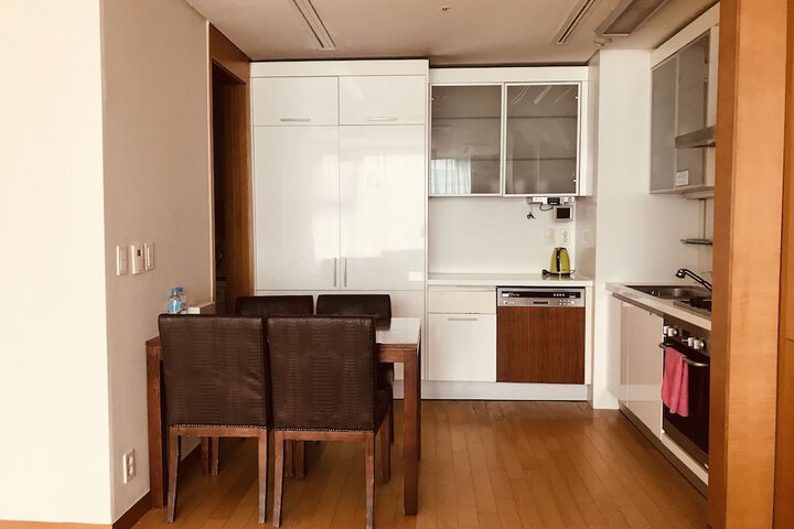 Room 10 of 34