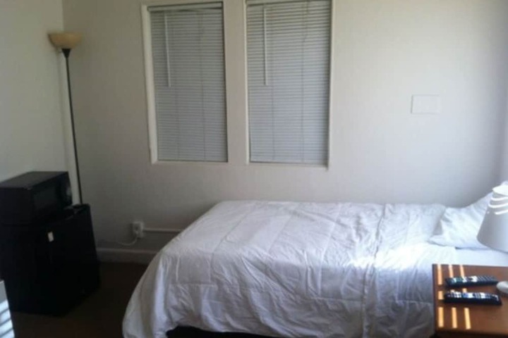 Room 4 of 14